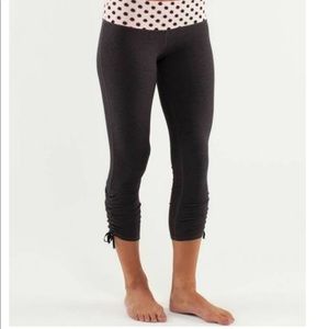 Lululemon Crop Yoga Pants Charcoal Dot Blush 4